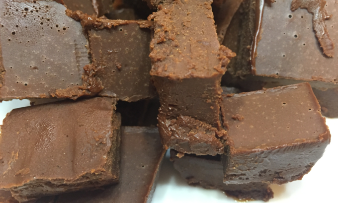 Clean Eating Chocolate Fudge
