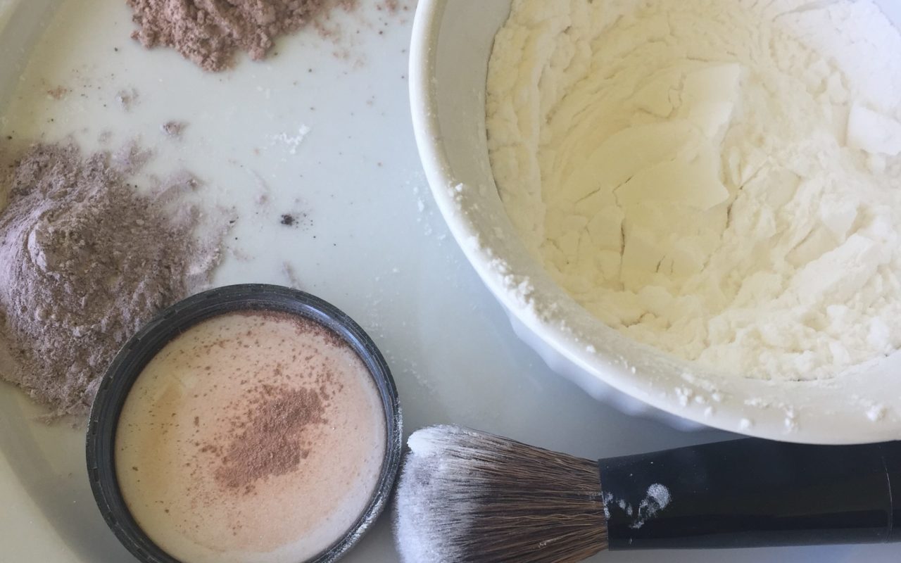 Easy 3 Ingredient Dry Shampoo